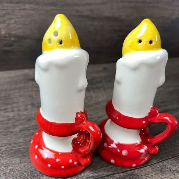 Young’s Inc Holiday Candlesticks with Holly Pair of Glass Salt & Pepper Shakers - Picture 3 of 5